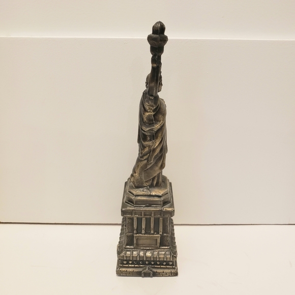 The Statue of Liberty Sculpture Home Decor Souvenir - Picture 3 of 4